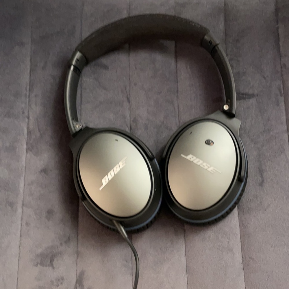 Bose QC35 noise cancelling headphones